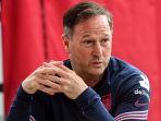 assisten-pelatih-timnas-inggris-steve-holland.jpg