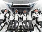 astronot-spacex.jpg