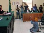 asyani-bersimpuh_20150417_164118.jpg