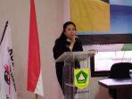 asyanti-rozana-thalib-memberikan-sambutan.jpg
