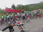 asyiknya-gowes-bareng-dan-mandi-bareng-ikan-hiu-di-karimunjawa_20160604_224940.jpg