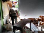 atap-empat-kelas-di-upt-sdn-gentong-ambruk_2.jpg