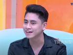 athalla-naufal-salah-tingkah-saat-ditanya-apakah-fuji-termasuk-dalam-kriteria-pasangannya.jpg