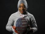 atlet-anggar-asal-amerika-serika-ibtihaj-muhammad_20160809_195955.jpg