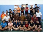 atlet-angkat-besi-indonesia-foto-bersama-dengan-pengurus-pb-pabssi.jpg