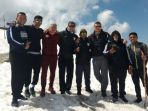 atlet-gulat-indonesia-kumandangkan-lagu-bagimu-negeri-di-puncak-gunung-vitosha-bulgaria_20180503_011627.jpg