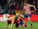 atletico-vs-barca-savic-vs-torres.jpg