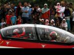 atraksi-jupiter-aerobatic-team-di-pekanbaru_20170326_204110.jpg