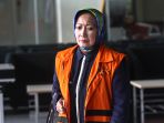 atty-suharti-jalani-pemeriksaan-lanjutan_20170221_205353.jpg