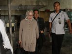 atut-diperiksa-kasus-alkes-banten_20151214_193303.jpg