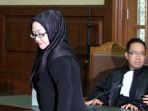atut-dituntut-8-tahun-penjara-karena-korupsi-alkes_20170616_224728.jpg