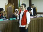 augie-fantinus-jalani-sidang-pencemaran-nama-baik_20190214_210418.jpg
