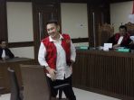 augie-fantinus-jalani-sidang-tuntutan-kasus-pencemaran-nama-baik_20190305_225435.jpg