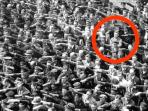 august-landmesser-menolak-mengangkat-lengannya-untuk-memberikan-hormat-sieg-heil_20151215_185810.jpg
