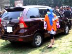 aulia-kesuma-jalani-rekonstruksi-pembakaran-suami-dan-anaknya_20190909_193907.jpg