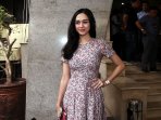 aura-kasih-datangi-bareskrim_20150527_152415.jpg