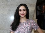 aura-kasih-datangi-bareskrim_20150527_152543.jpg