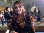 aurel-hermansyah-saat-ditemui-dalam-launching_20171011_204012.jpg