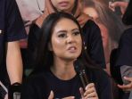 aurelie-moeremans-main-film-partikelir_20180329_171327.jpg