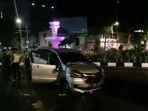 avanza-tabrak-air-mancur.jpg