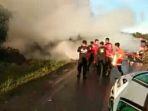 avanza-tabrakan-dengan-truk.jpg