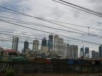 awan-tebal-slimuti-gedung-gedung-jakarta_20210301_114958.jpg