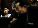 ayah-mirna-salihin-bersaksi-dalam-sidang-jessica_20160712_200408.jpg