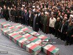 ayatollah-ali-khamenei-berdoa-untuk-tujuh-anggota-korps-garda-revolusi-iran-yang-tewas.jpg