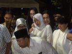 ayu-dewi-menangis.jpg