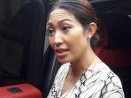 ayu-dewi-syok-ibunya-meninggal.jpg