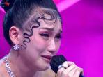 ayu-ting-ting-berderai-air-mata-saat-bernyanyi-lagu-bunga-pengantin-di-ajang-kdi-2022.jpg