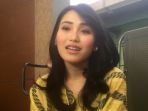 ayu-ting-ting-ditemui-di-kediamannya_20170901_183912.jpg