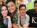 ayu-ting-ting-ivan-gunawan-dan-ibundanya-erna-gunawan.jpg