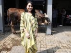ayu-ting-ting-pada-hari-raya-idul-adha_20170901_143725.jpg
