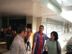 azam-khan-tengah-sempat-bertemu-dengan-kedua-anggota-komnas-ham_20170710_181155.jpg