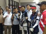 aziz-syamsuddin-dan-atlet-nembak_20170803_192642.jpg
