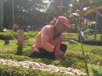 baba-dolim-di-taman-makam-legoso-ciputat-t_20180509_104230.jpg