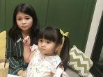 baby-moonela-dan-ibunya-merry-inggriani.jpg