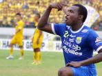 bagi-bomber-persib-djibril-coulibaly_20141111_141030.jpg