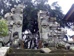 bagian-atas-candi-bentar-pura-kehen-rubuh_20170322_113757.jpg