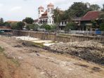 bagian-dasar-kali-besar-dibeton_20161201_153645.jpg