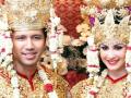 bahagianya-arumi-bachsin-dan-emil-dardak-usai-akad-nikah.jpg