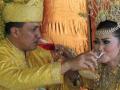 bahagianya-bella-saphira-dan-mayjend-agus-surya-bakti.jpg