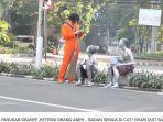 Nyamar Jadi Pasukan Orange, Baim Wong Diteriaki Warga saat Beri Uang ke Manusia Silver : Kasihan !