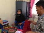 baju-sd-di-kota-depok-berbahan-tipis_20160822_120052.jpg