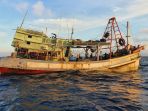 bakamla-ri-tangkap-kapal-vietnam-curi-ikan-di-laut-natuna-utara_20211224_193041.jpg