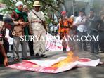 bakar-bendera-pki_20150930_190107.jpg