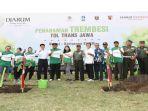 bakti-lingkungan-djarum-foundation-di-ngawi-tanam-trembesi-hingga-hijaukan-cagar-buday.jpg