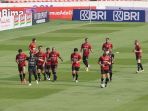 bali-united-jajal-lapangan-sugbk-jelang-pembukaan-liga-1_20210826_194123.jpg