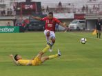 bali-united-kalahkan-flc-thanh-hoa_20180307_183258.jpg